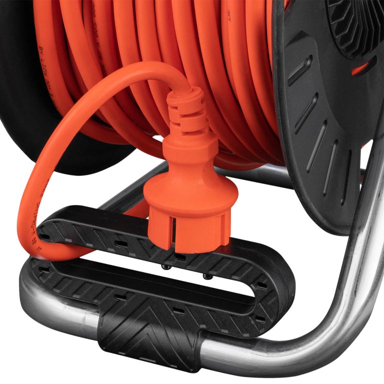 Alargador eléctrico en carrete Dnipro-M SE4 3x1,5 mm² 40 m con 4 tomas, IP44 y protección térmica