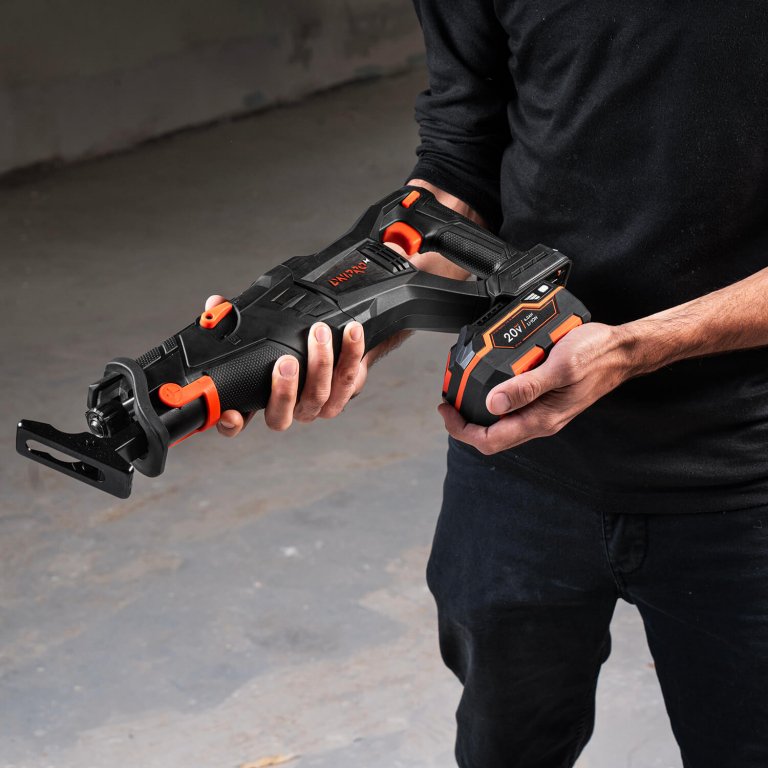 Sierra de sable inalámbrica Dnipro-M DRS-200BC ULTRA 20V sin batería ni cargador, motor brushless
