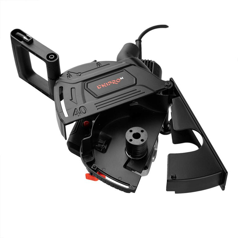 Rozadora de Pared Profesional Dnipro-M GC-15 – Potencia 1800W, Capacidad para 5 Discos de 150 mm, Profundidad de Corte 40 mm