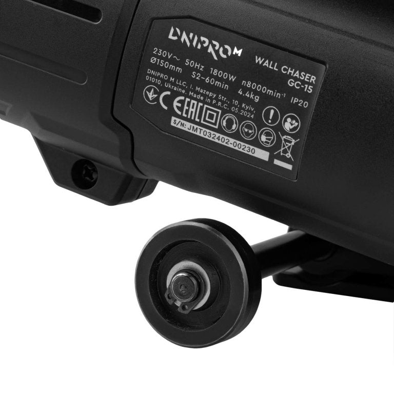 Rozadora de Pared Profesional Dnipro-M GC-15 – Potencia 1800W, Capacidad para 5 Discos de 150 mm, Profundidad de Corte 40 mm