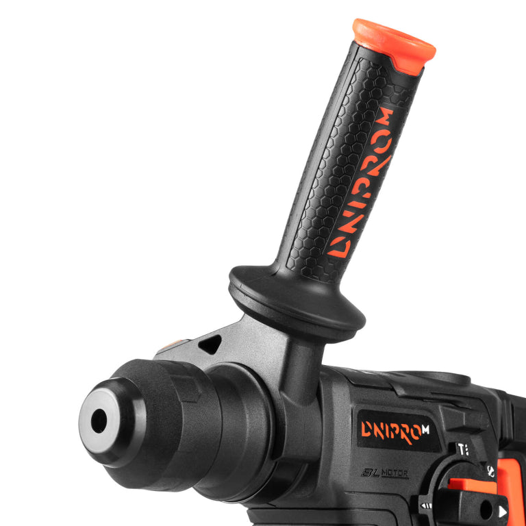Kit Martillo Perforador a Batería Dnipro-M DHR-203 BCX Brushless (SDS+, 4 Joules) + Batería Li-Ion 4.0 Ah BP-240 + Cargador Rápido 3A FC-230